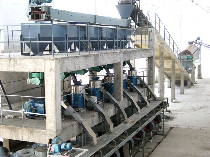 How does the new organic fertilizer granulator work?